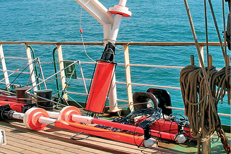 Autonomous Hydroacoustic Buoy with satellite connection to the Internet